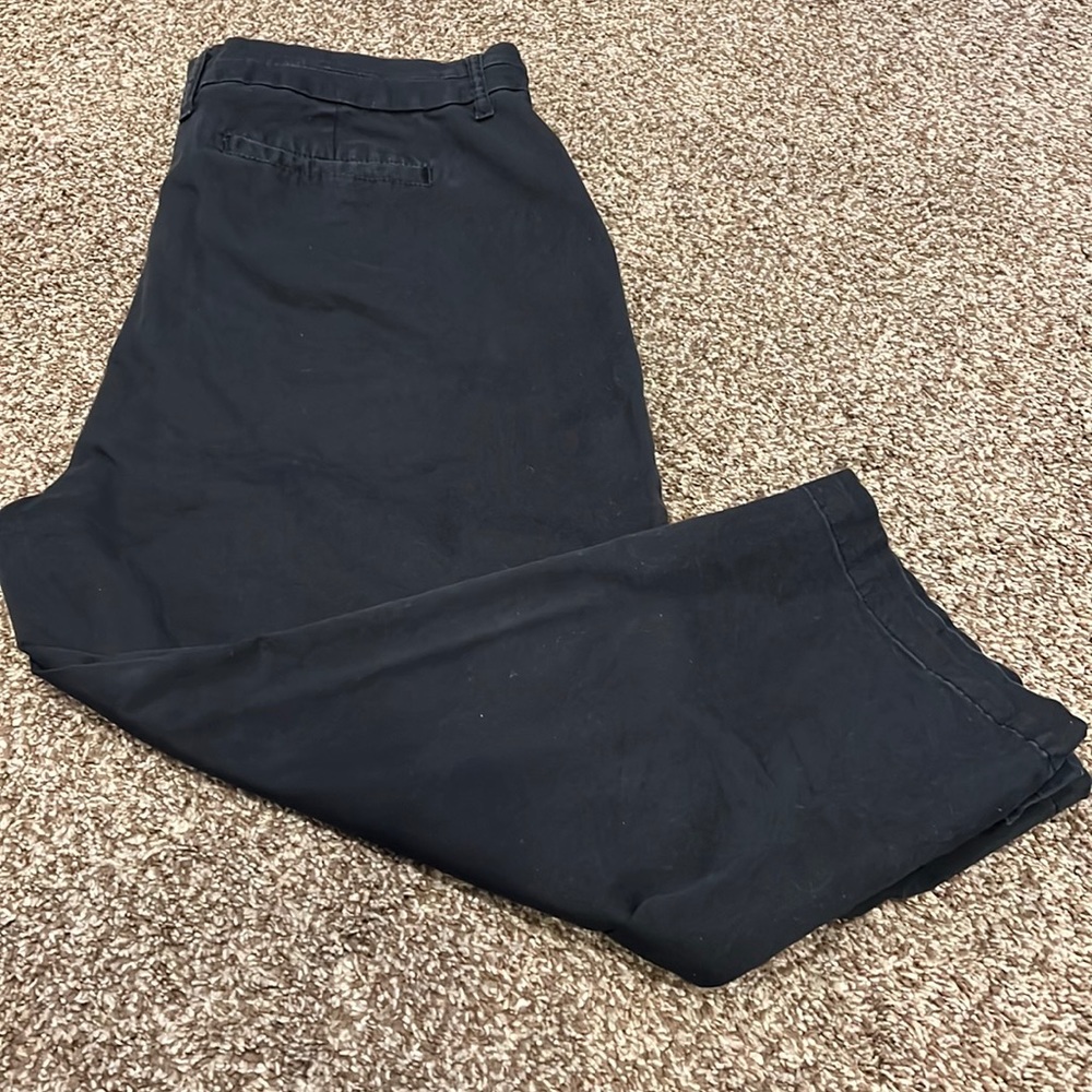 Croft & Barrow dark blue capris.